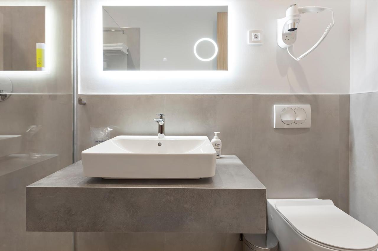 Kombinat Rooms City Center Новий Сад Екстер'єр фото